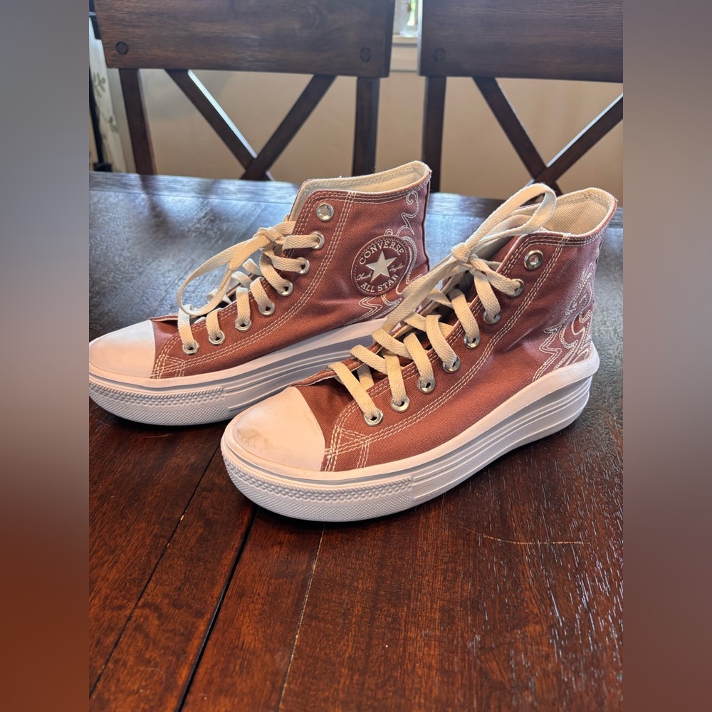 Converse high tops, size women’s 7.5